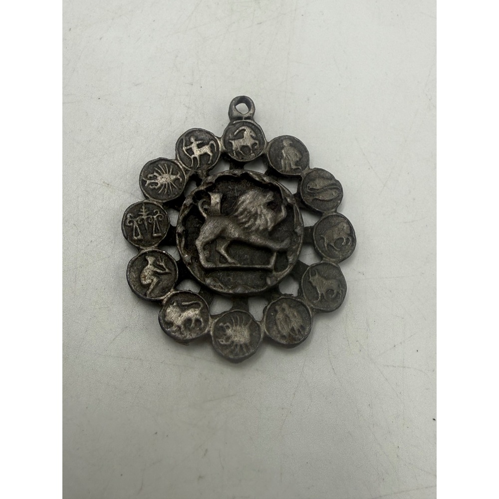 Vintage Leo Zodiac Pendant Lion Horoscope Medallion Pewter Tone July August